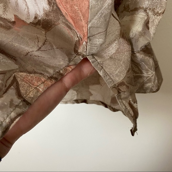 Vintage 1990s Tan Silk Leaf Print Blouse Size Medium - Picture 5 of 11